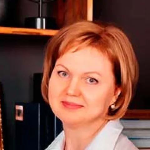 Портрет: Трифанова Лариса Владимировна — биография