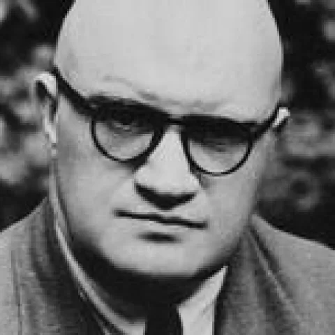 Портрет: Александр Чак